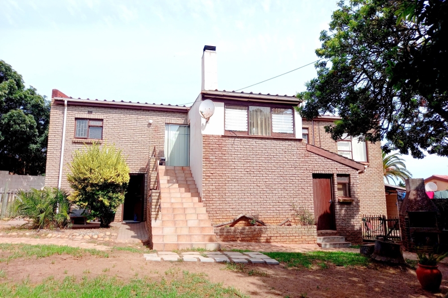 5 Bedroom Property for Sale in Vredenburg Western Cape